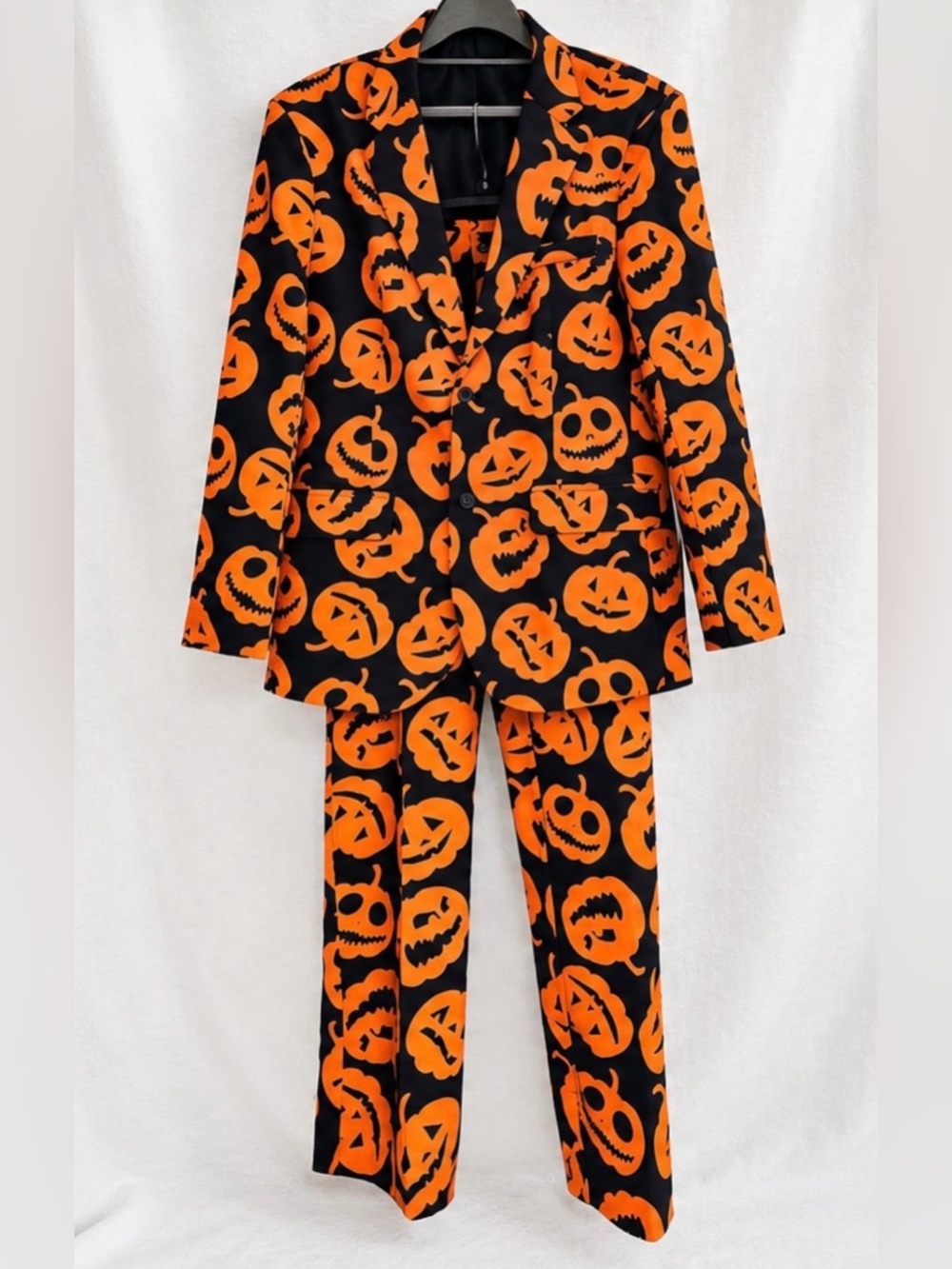 Spirit Men's Halloween Pumpkin Print Suit - Orange & Black